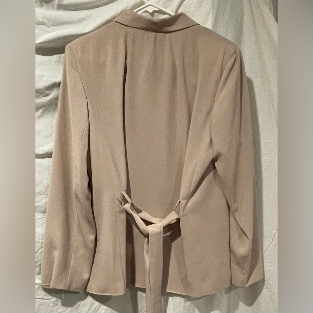 Soft Lightweight Beige Wrap Blazer Size 12 - Picture 2 of 5